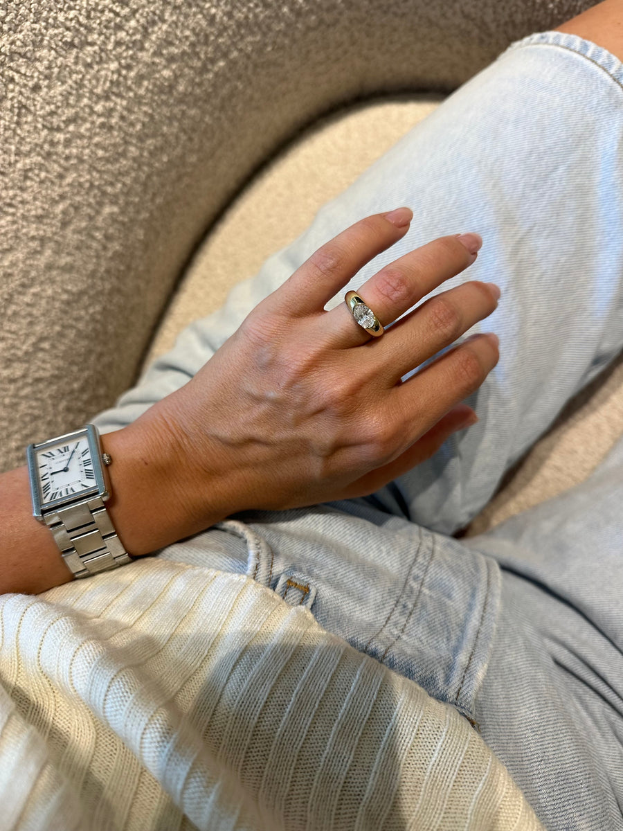 Oval Half Bezel