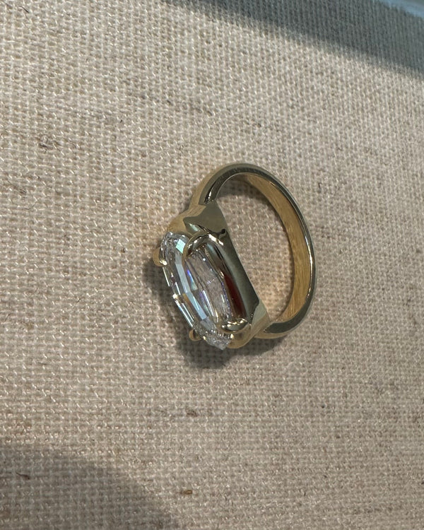 Oval East West Ring