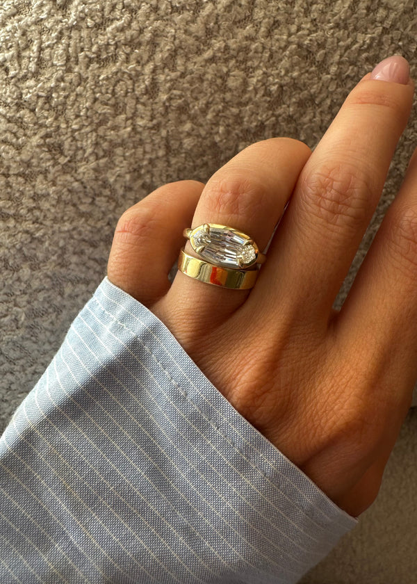 Oval East West Ring