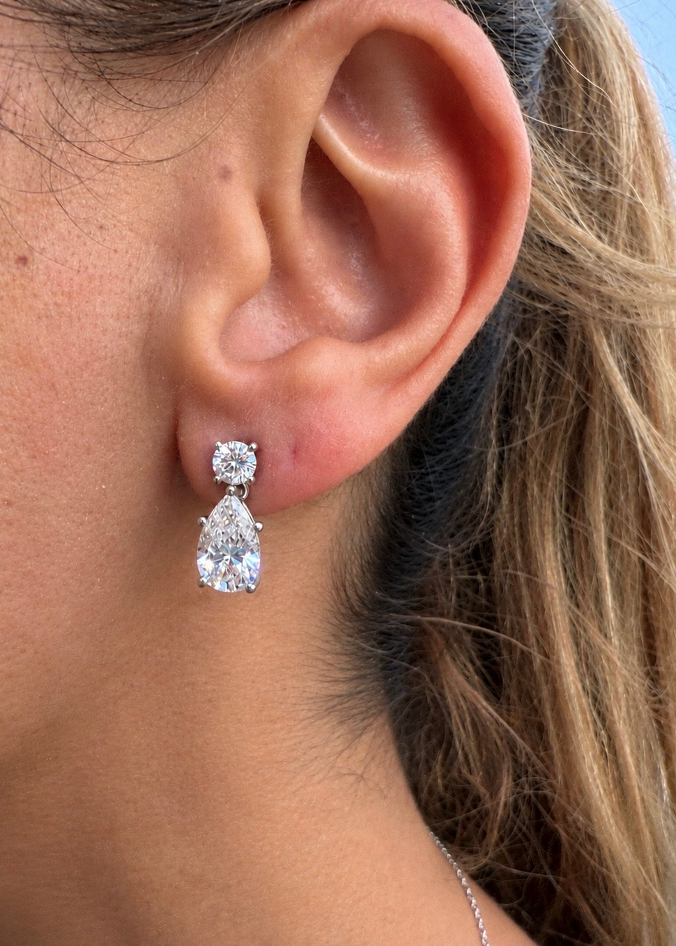 Pear shape drop earrings